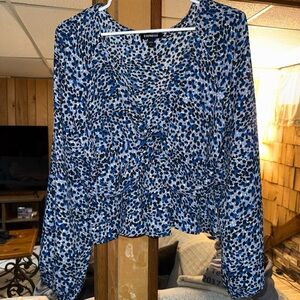 Express Women's Blue and Black Abstract Blouse